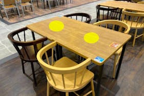 【イオンモール今治新都市】モール内広告 フードコートステッカー