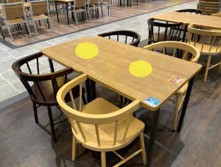 【イオンモール今治新都市】モール内広告 フードコートステッカーの画像