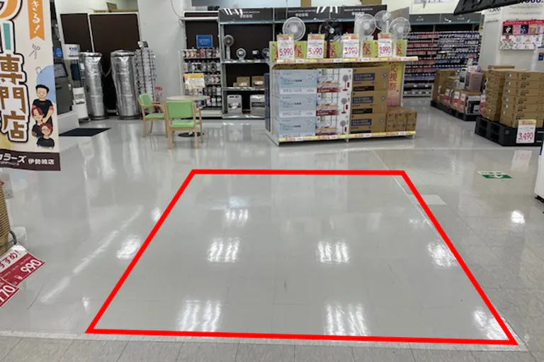 1階レジ奥スペース