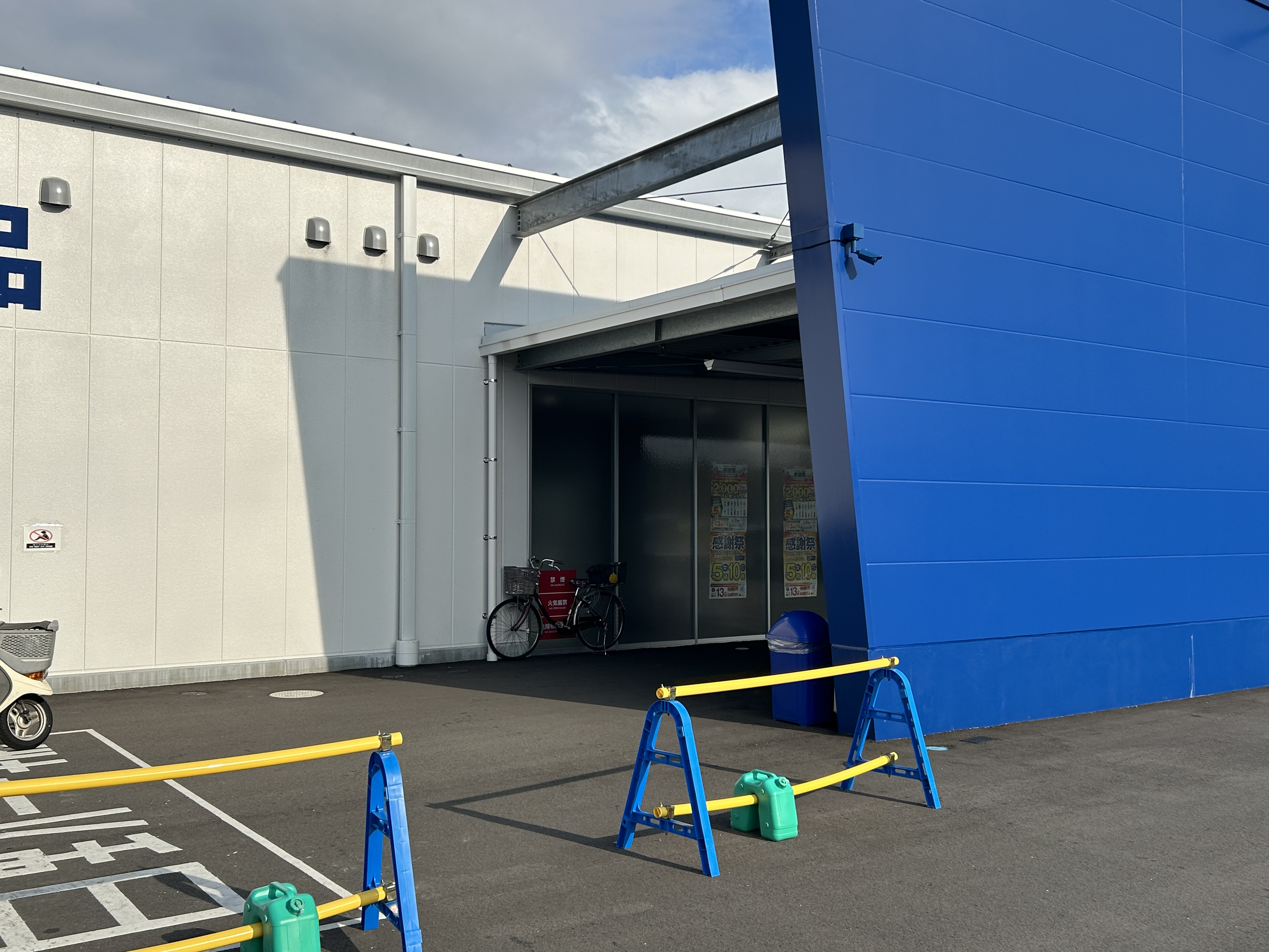 【スーパーセンタートライアル丸亀店】キッチンカー（調理営業）出店限定/屋外スペース