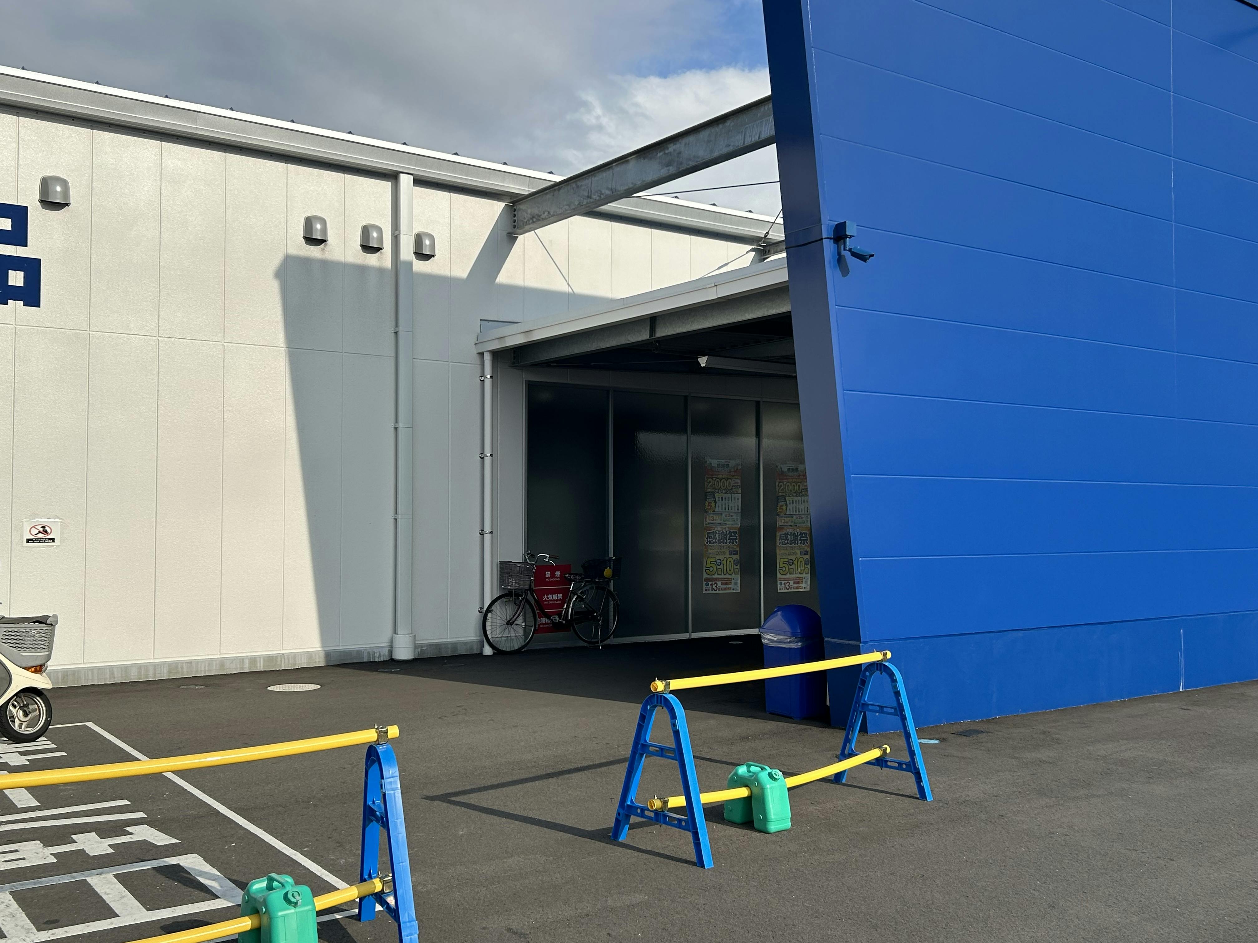 【スーパーセンタートライアル丸亀店】キッチンカー（調理営業）出店限定/屋外スペース