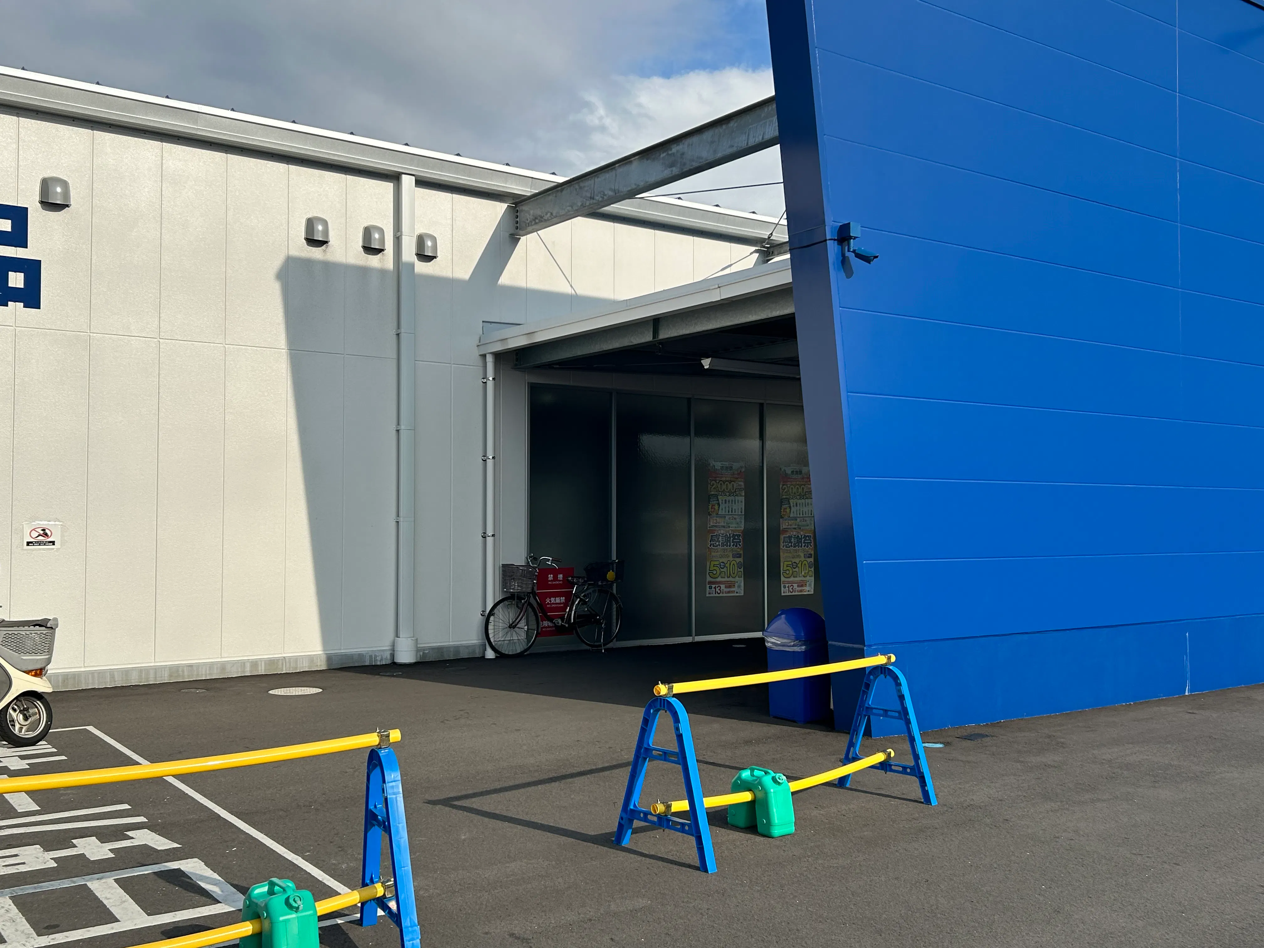 【スーパーセンタートライアル丸亀店】キッチンカー（調理営業）出店限定/屋外スペース