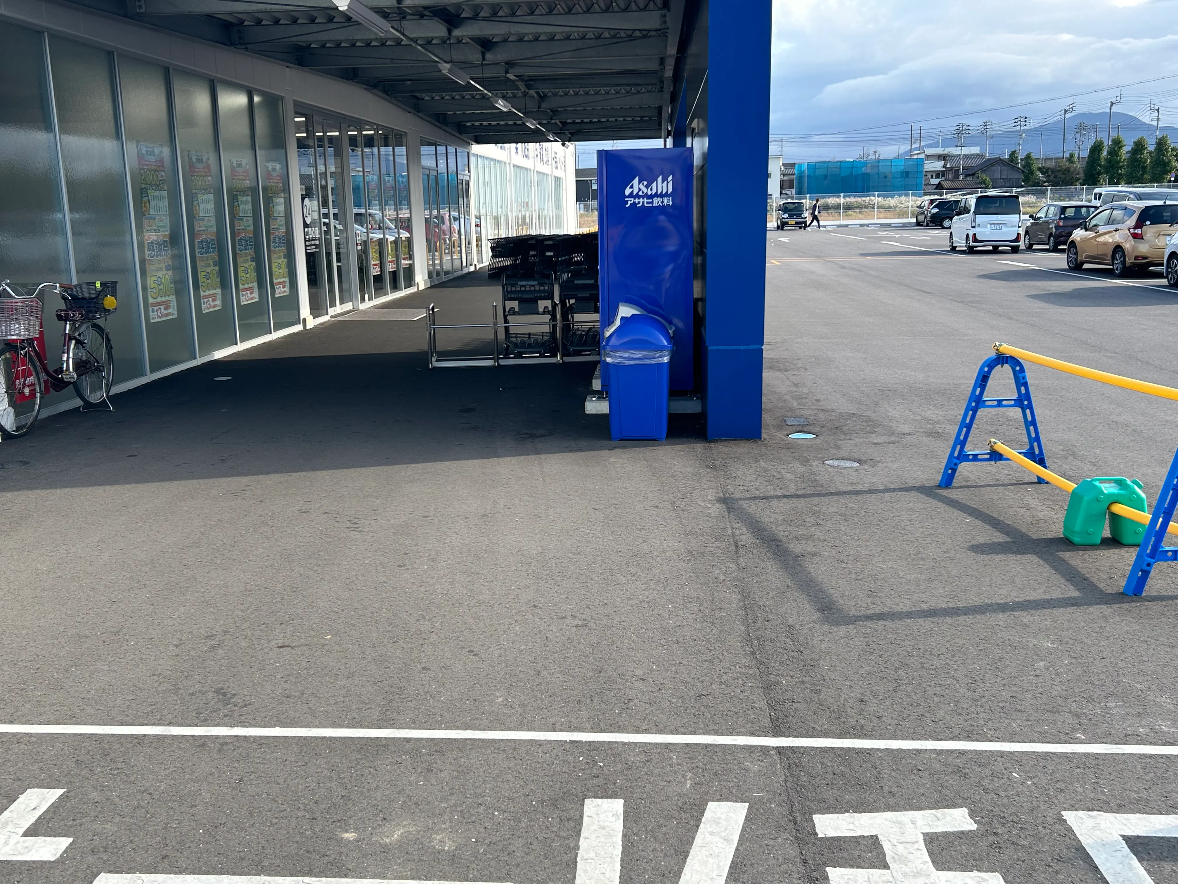 【スーパーセンタートライアル丸亀店】キッチンカー（調理営業）出店限定/屋外スペース