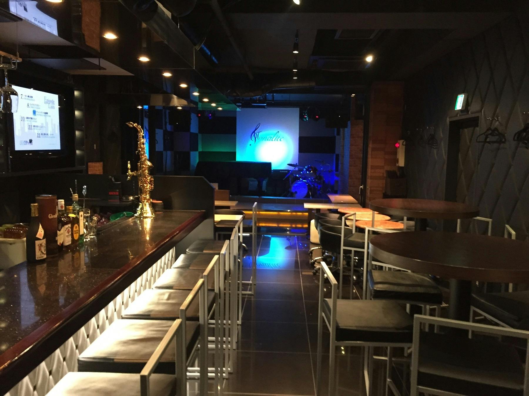 【赤坂駅5分】ライブ会場のあるラウンジスペースの画像