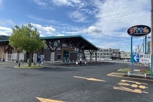 【ダイナム山形店】キッチンカーや各種プロモーションイベントでの出店に最適なアミューズメント施設のイベントスペース(駐車場)