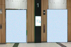 【イオンモール豊川】モール内広告 エレベーター扉