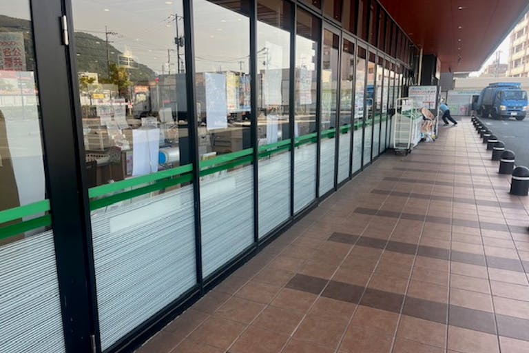 【フレスタ多治米店】プロモーションイベントに利用可能な軒下スペースの画像1