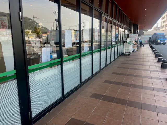 【フレスタ多治米店】プロモーションイベントに利用可能な軒下スペース