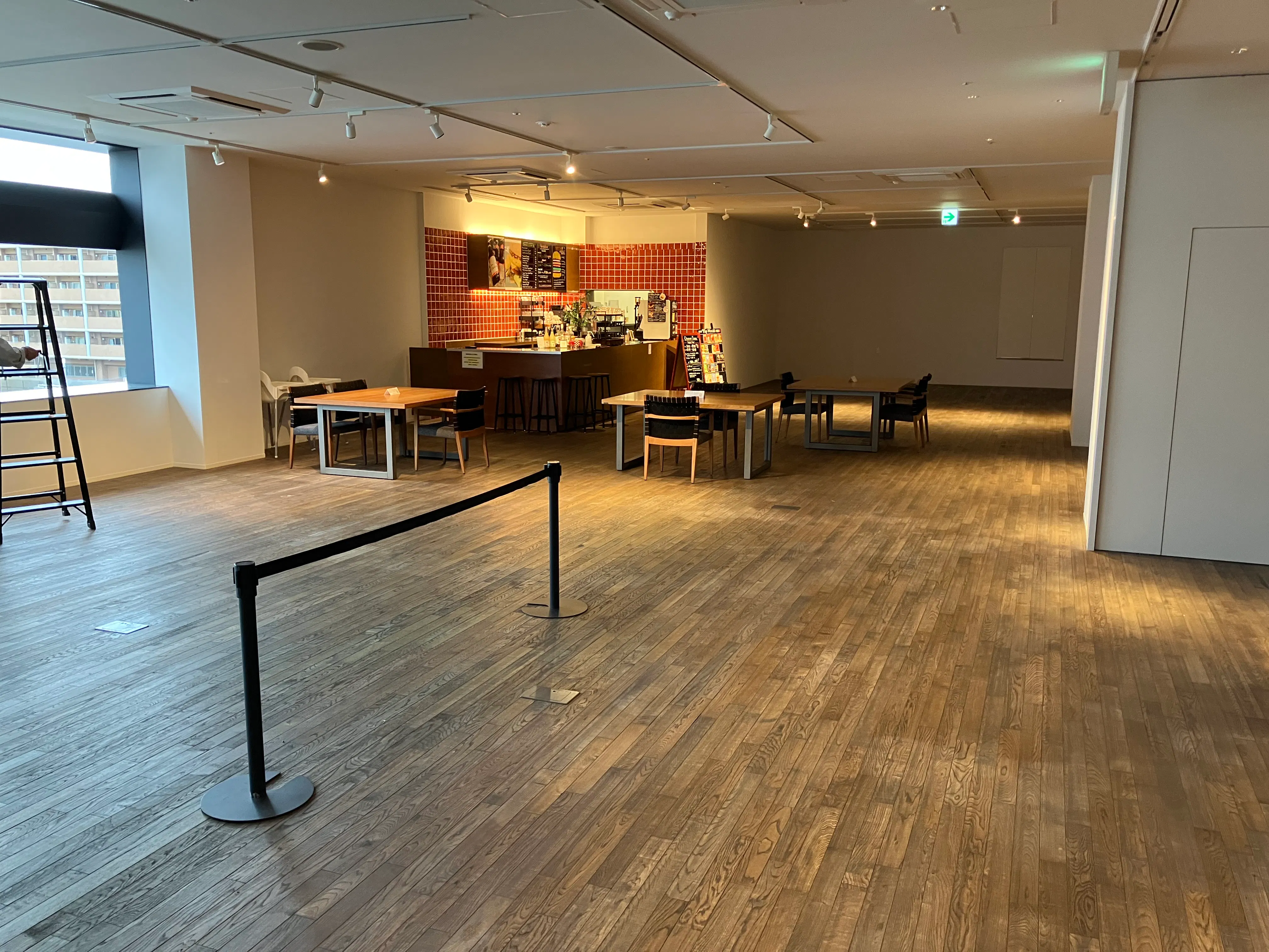 【奈良県コンベンションセンター｜C区画(48㎡)】蔦屋書店も所在する奈良県最大の観光交流施設内の2Fイベントスペース