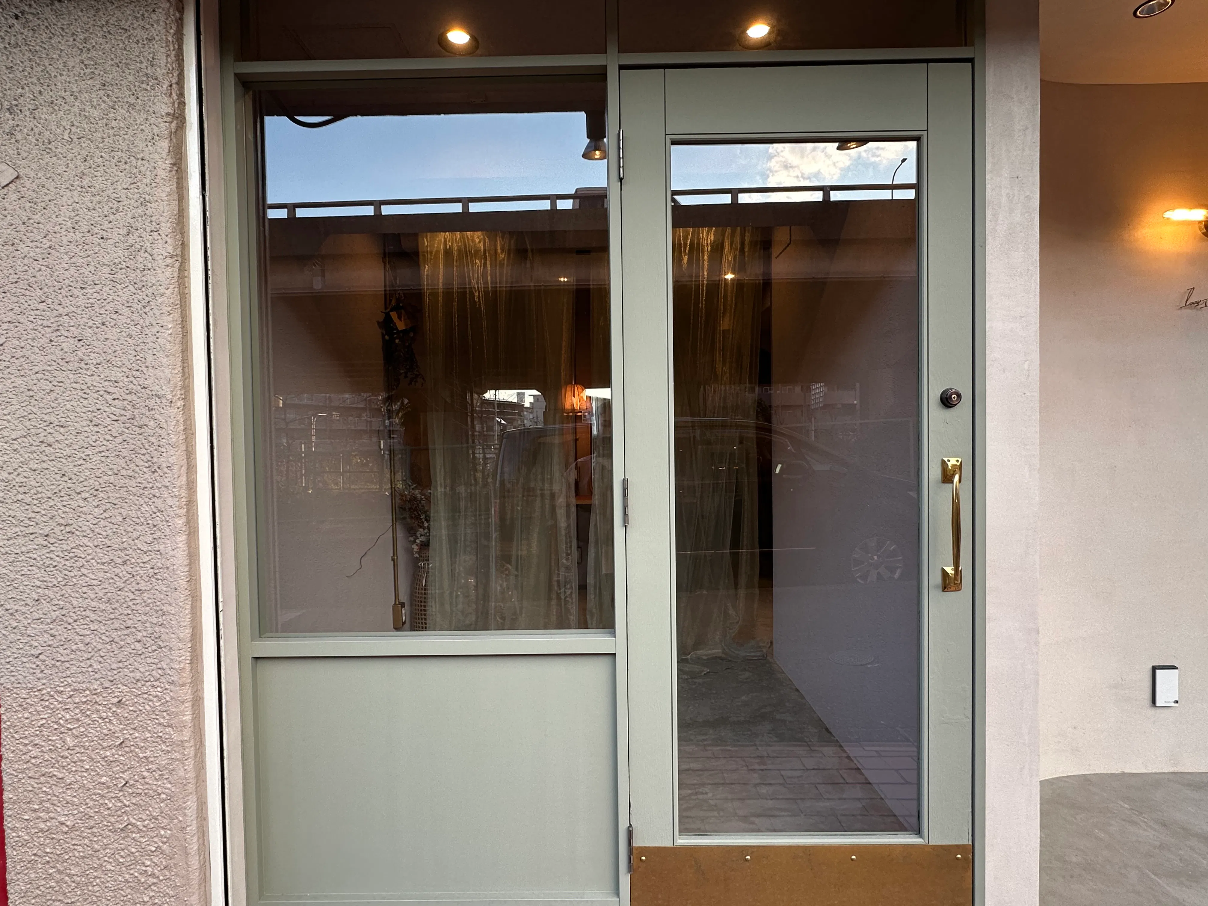 【桃山台駅7分】食品や小物の販売・展示に利用可能な美容室内のレンタルスペース