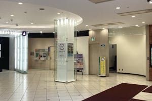 【相模大野ジョイモアーズ】PRイベントに最適な相模大野駅直結の2階エントランス柱周り