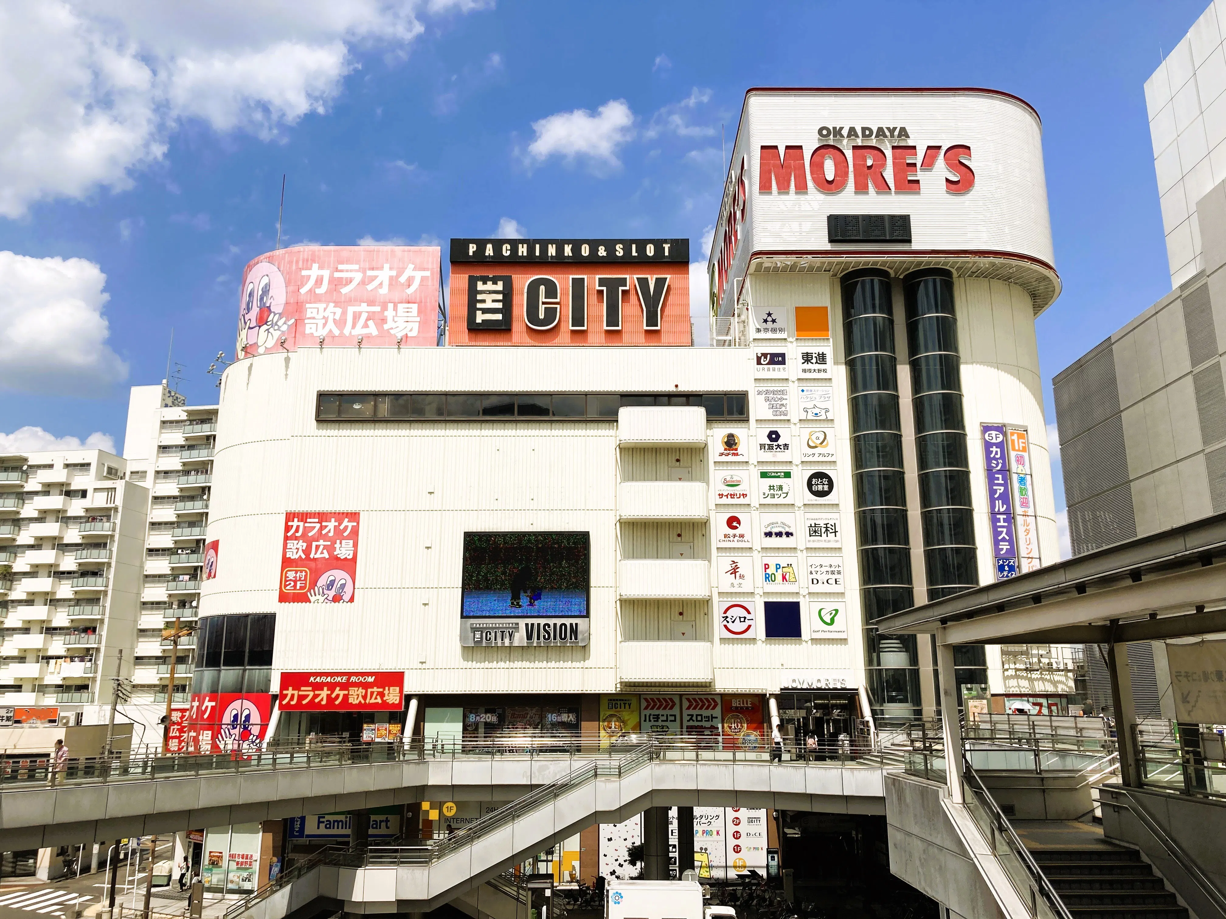 【相模大野ジョイモアーズ】PRイベントに最適な相模大野駅直結の2階エントランス柱周り