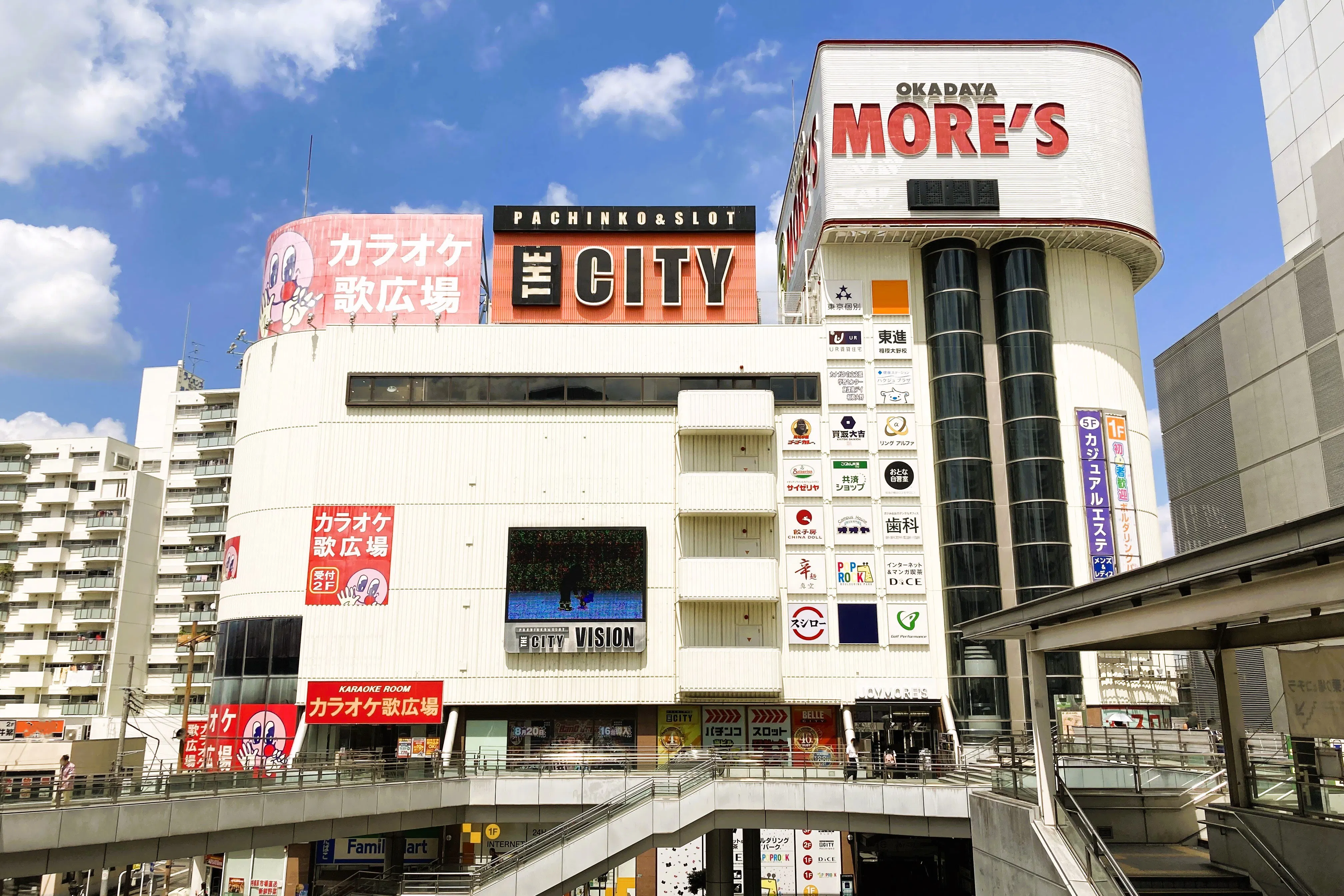 【相模大野ジョイモアーズ】PRイベントに最適な相模大野駅直結の2階エントランス柱周り