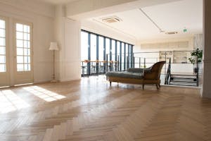 【東京国際クルーズターミナル駅5分】撮影に適した広さ200㎡を超える吹き抜けのスタジオ