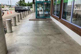 【ダイナム秋田中仙店ゆったり館】キッチンカープロモーションイベントの開催に最適なアミューズメント施設のイベントスペース