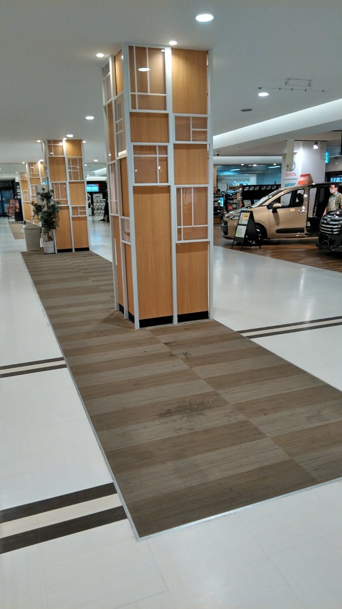 【イオンスタイル湘南茅ヶ崎／そよら湘南茅ヶ崎】商品サンプリングやPR、家族連れ向けワークショップに最適な2階MAXキャンプ前エスカレーター側のイベントスペースの画像