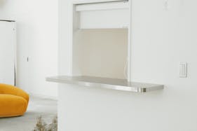 【上田駅】撮影、展示会に最適な白を基調としたレンタルギャラリー