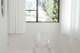 【上田駅】撮影、展示会に最適な白を基調としたレンタルギャラリー