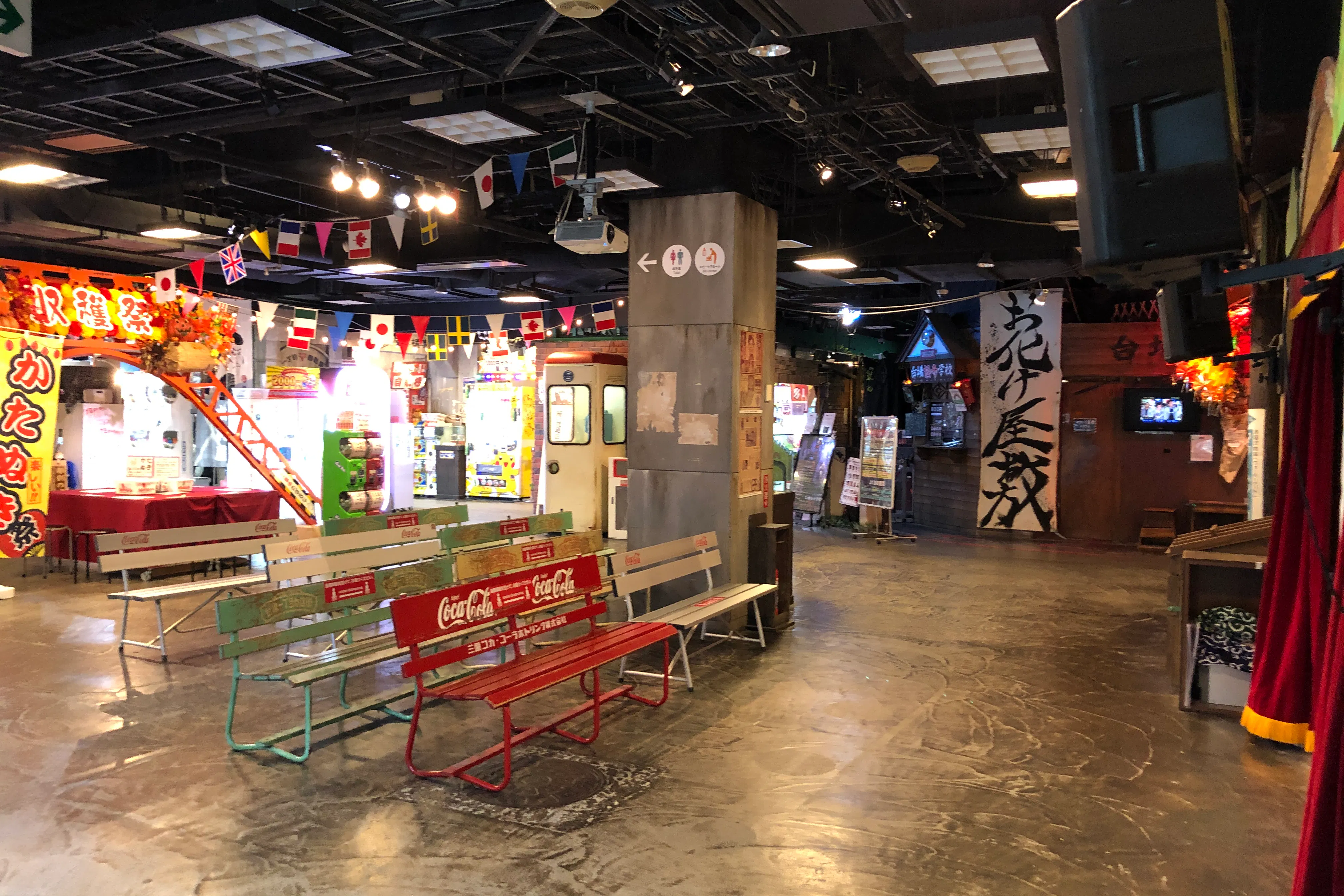 【デックス東京ビーチ】「タワー広場」人気観光スポット台場一丁目商店街に位置する、アニメやキャラクターイベントに最適なイベントスペース