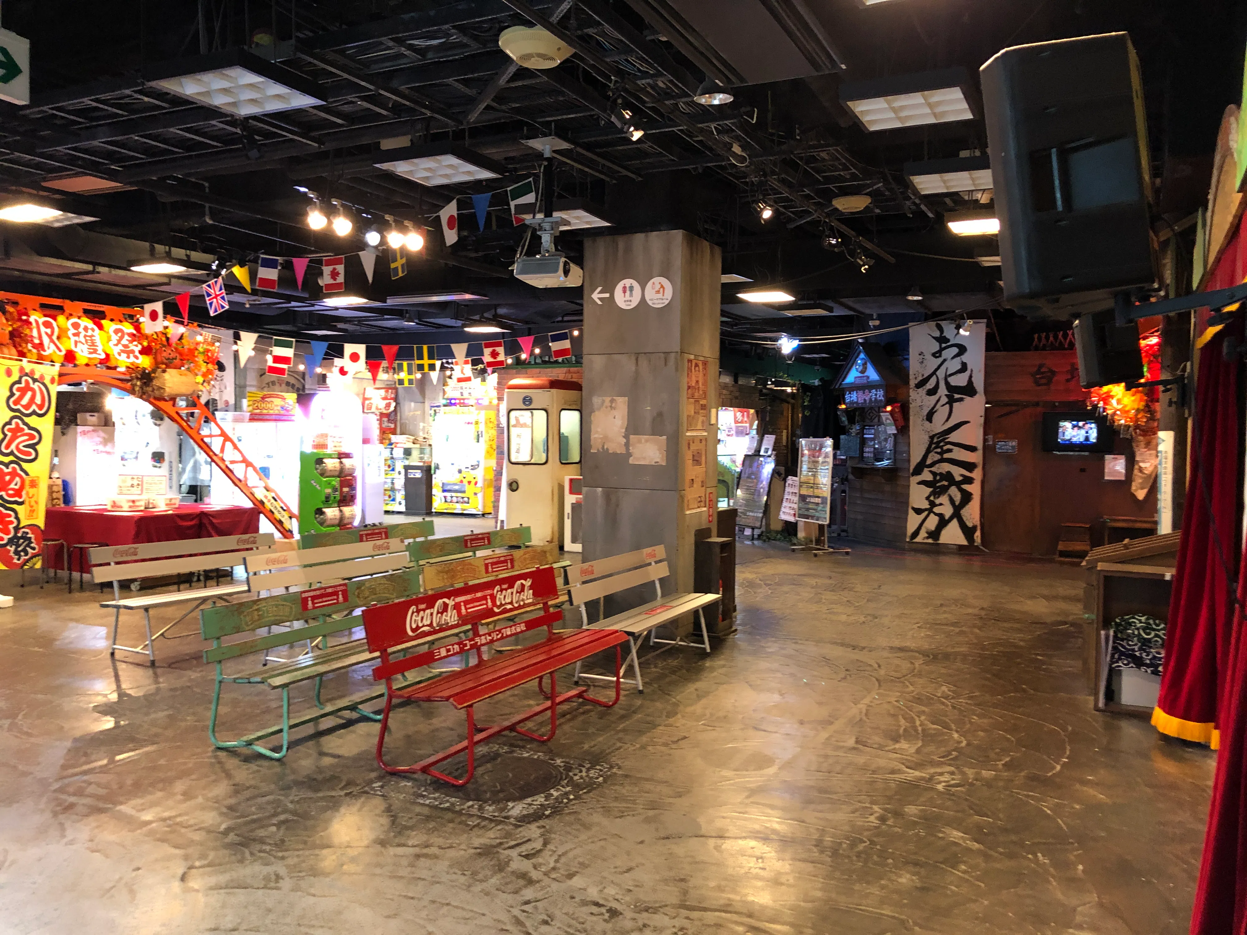 【デックス東京ビーチ】「タワー広場」人気観光スポット台場一丁目商店街に位置する、アニメやキャラクターイベントに最適なイベントスペース