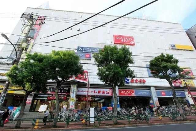 【大森駅前ビル】個包装の食物販やアパレルの販売に最適な大型スーパー入居の駅チカ商業施設の正面入口奥に位置するイベントスペース(間口6M)