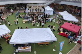 【もりのみやキューズモールBASE】「①1F BASEパーク」大規模プロモーションや音楽イベント、展示会に利用可能な開放的な屋外の芝生広場スペース