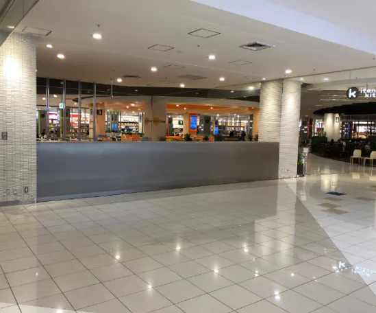 【イオンモール茨木*】1F サーティワンアイスクリーム前（全面）