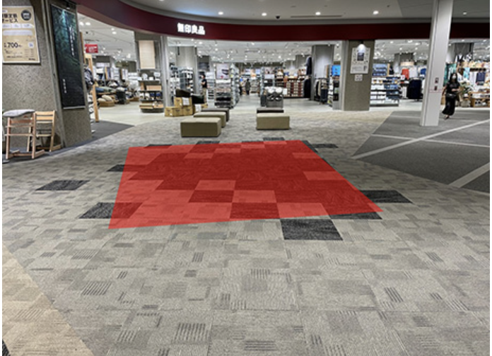 【イオンモール松本】晴庭2F　無印良品前南側中央部 電源が使えるスペース