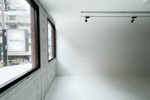 【赤坂駅1分】展示・ワークショップ・ポップアップストア・撮影に最適なホワイトで統一された、シンプルな駅チカキューブ型スペース