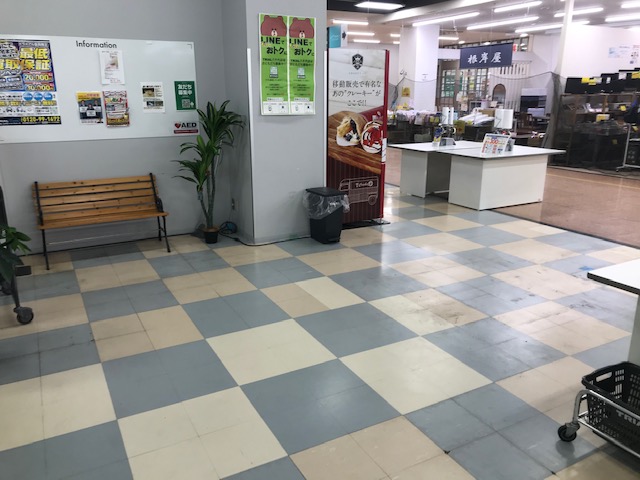 【メガセンタートライアル八千代店】食物販やPR活動に最適な店内1Fレジアウト入口側のイベントスペース（※買取催事不可）