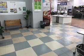 【メガセンタートライアル八千代店】食物販やPR活動に最適な店内1Fレジアウト入口側のイベントスペース(※買取催事不可)