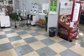 【メガセンタートライアル八千代店】食物販やPR活動に最適な店内1Fレジアウト入口側のイベントスペース(※買取催事不可)