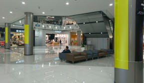 【イオンモール堺鉄砲町】モール内広告 柱巻きの画像