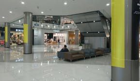 【イオンモール堺鉄砲町】モール内広告 柱巻きの画像