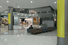 【イオンモール堺鉄砲町】モール内広告 柱巻き