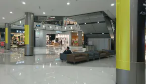 【イオンモール堺鉄砲町】モール内広告 柱巻きの画像