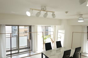 【表参道駅10分】展示会やポップアップストアに最適な自然光が溢れる白を貴重としたレンタルスペース