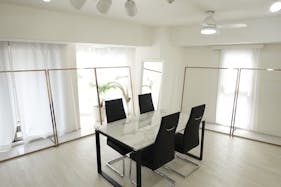 【表参道駅10分】展示会やポップアップストアに最適な自然光が溢れる白を貴重としたレンタルスペース