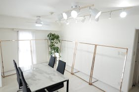 【表参道駅10分】展示会やポップアップストアに最適な自然光が溢れる白を貴重としたレンタルスペース