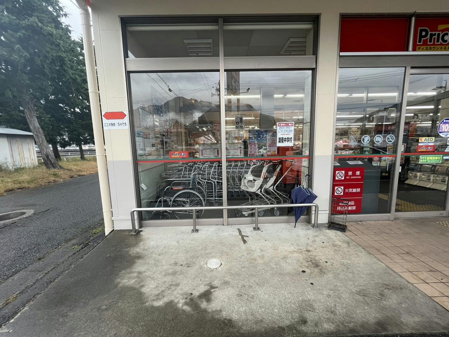 【プライスカット海山】プロモーションに利用可能な北玄関横催事スペースの画像