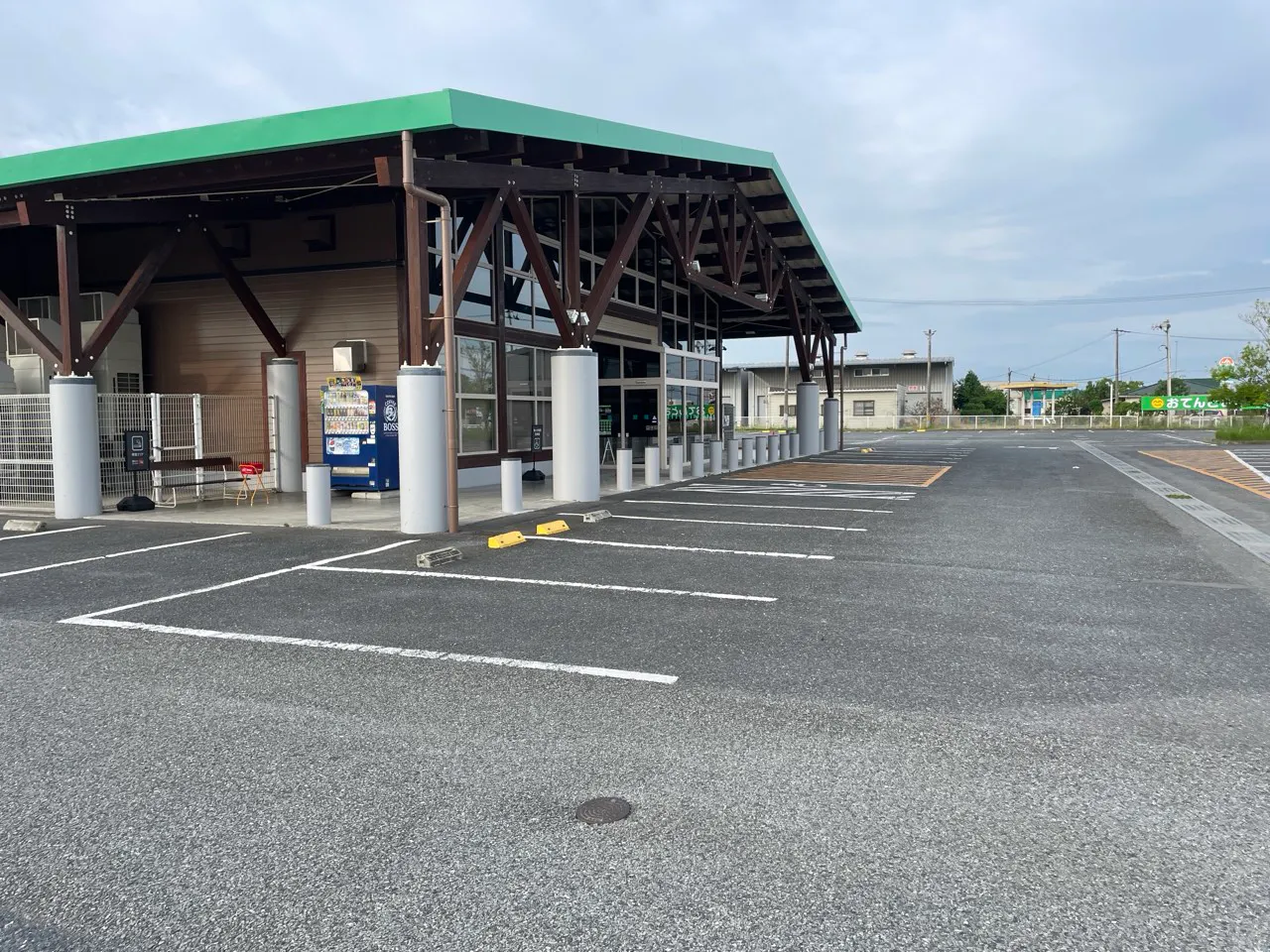 【ダイナム中田店】キッチンカーやプロモーションに最適なアミューズメント施設のイベントスペース