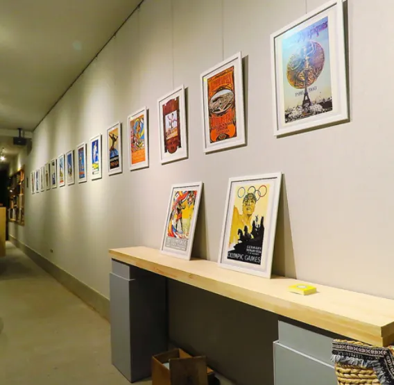 【三軒茶屋駅9分】個展やワークショップに適したカフェ併設の路面ギャラリー