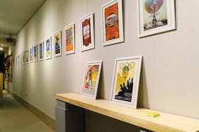 【三軒茶屋駅9分】個展やワークショップに適したカフェ併設の路面ギャラリー