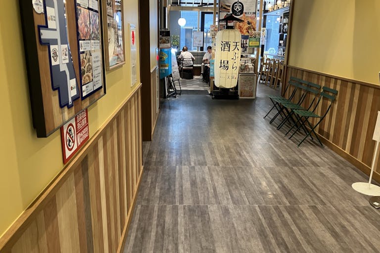 【KAMEIDO CLOCK】1F喫煙所前 電子タバコなどの販促プロモーションに最適な催事イベントスペースの画像2