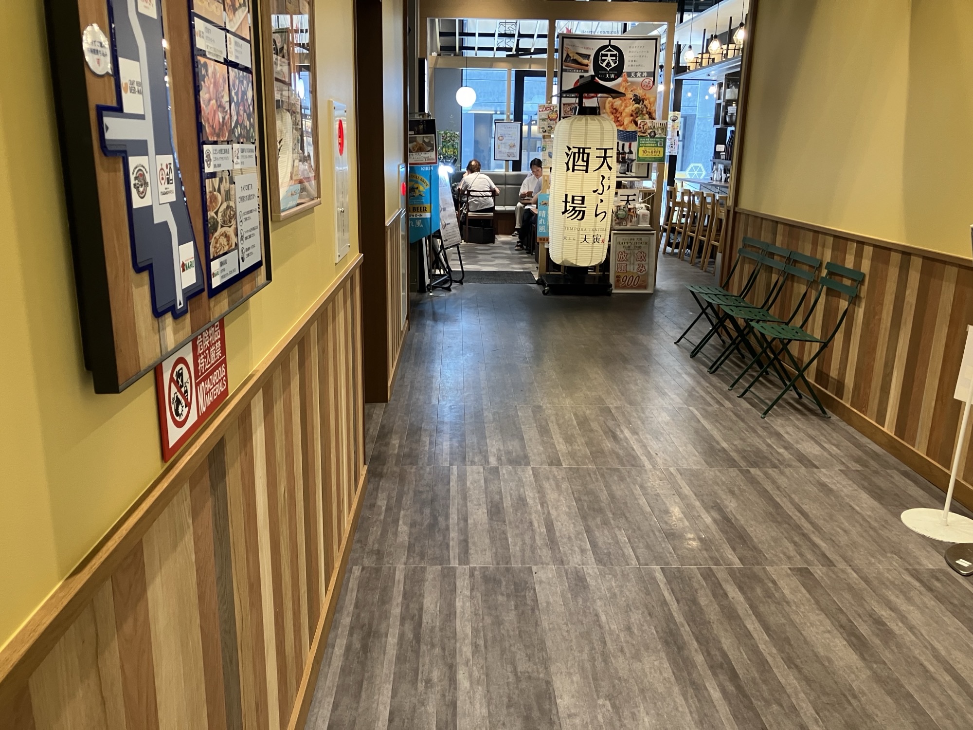 【KAMEIDO CLOCK】1F喫煙所前 電子タバコなどの販促プロモーションに最適な催事イベントスペース