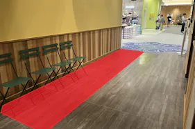 【KAMEIDO CLOCK】1F喫煙所前 電子タバコなどの販促プロモーションに最適な催事イベントスペース