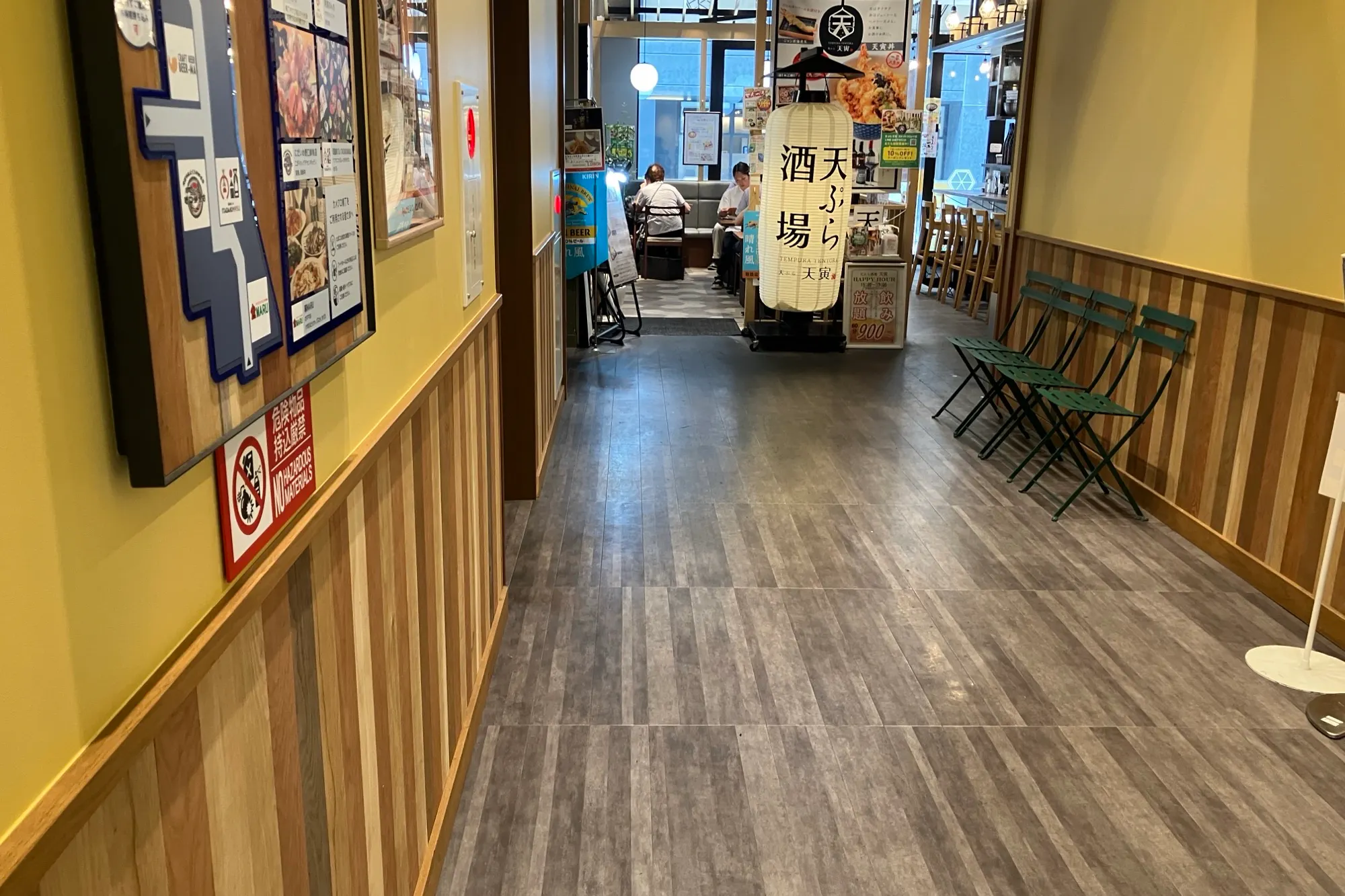 【KAMEIDO CLOCK】1F喫煙所前 電子タバコなどの販促プロモーションに最適な催事イベントスペース