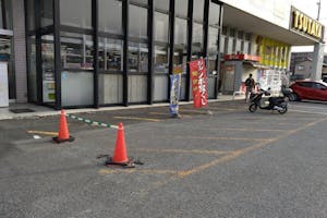 【ブックエース春日部16号線店】食物販やキッチンカー出店に最適な書店前のイベントスペース