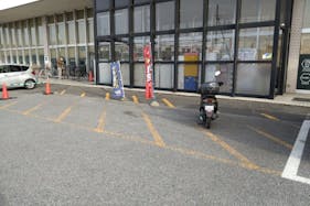 【ブックエース春日部16号線店】食物販やキッチンカー出店に最適な書店前のイベントスペース