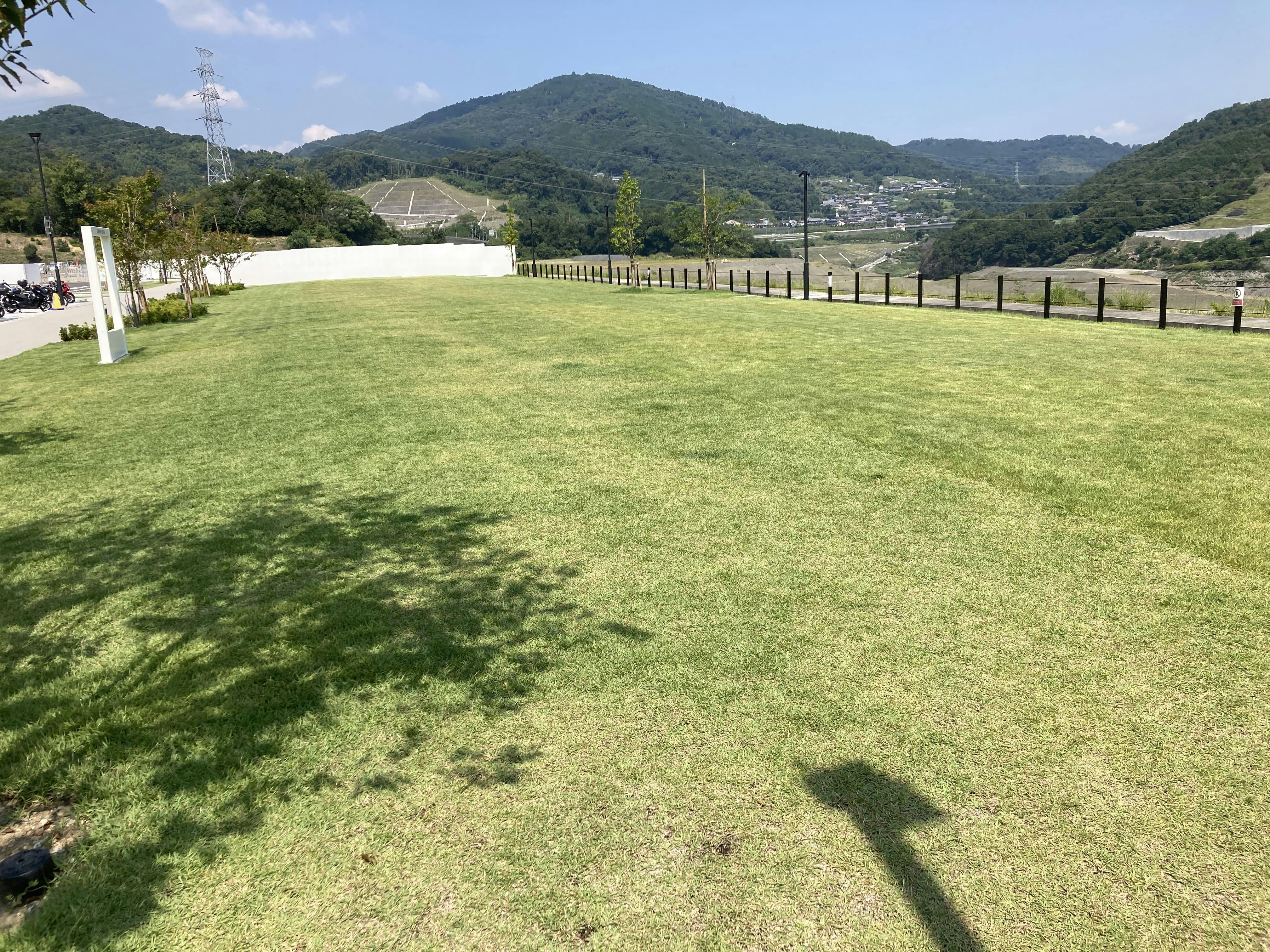 【ダムパークいばきた】食物販や販促プロモーションに適したイベント広場にある屋外スペース